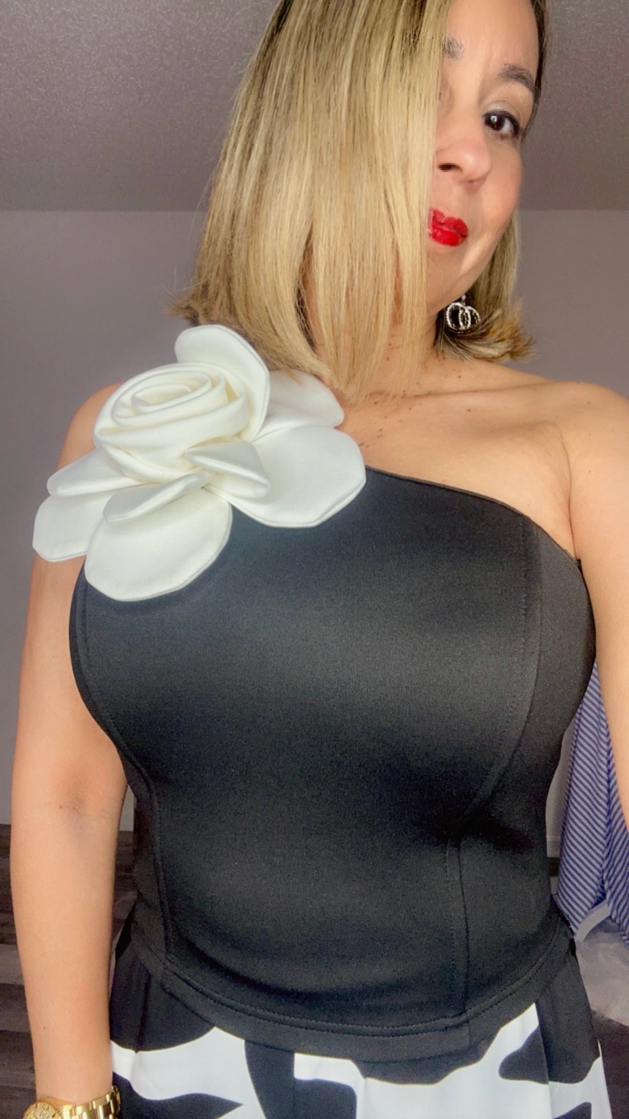 Black One Shoulder White Flower Corsage